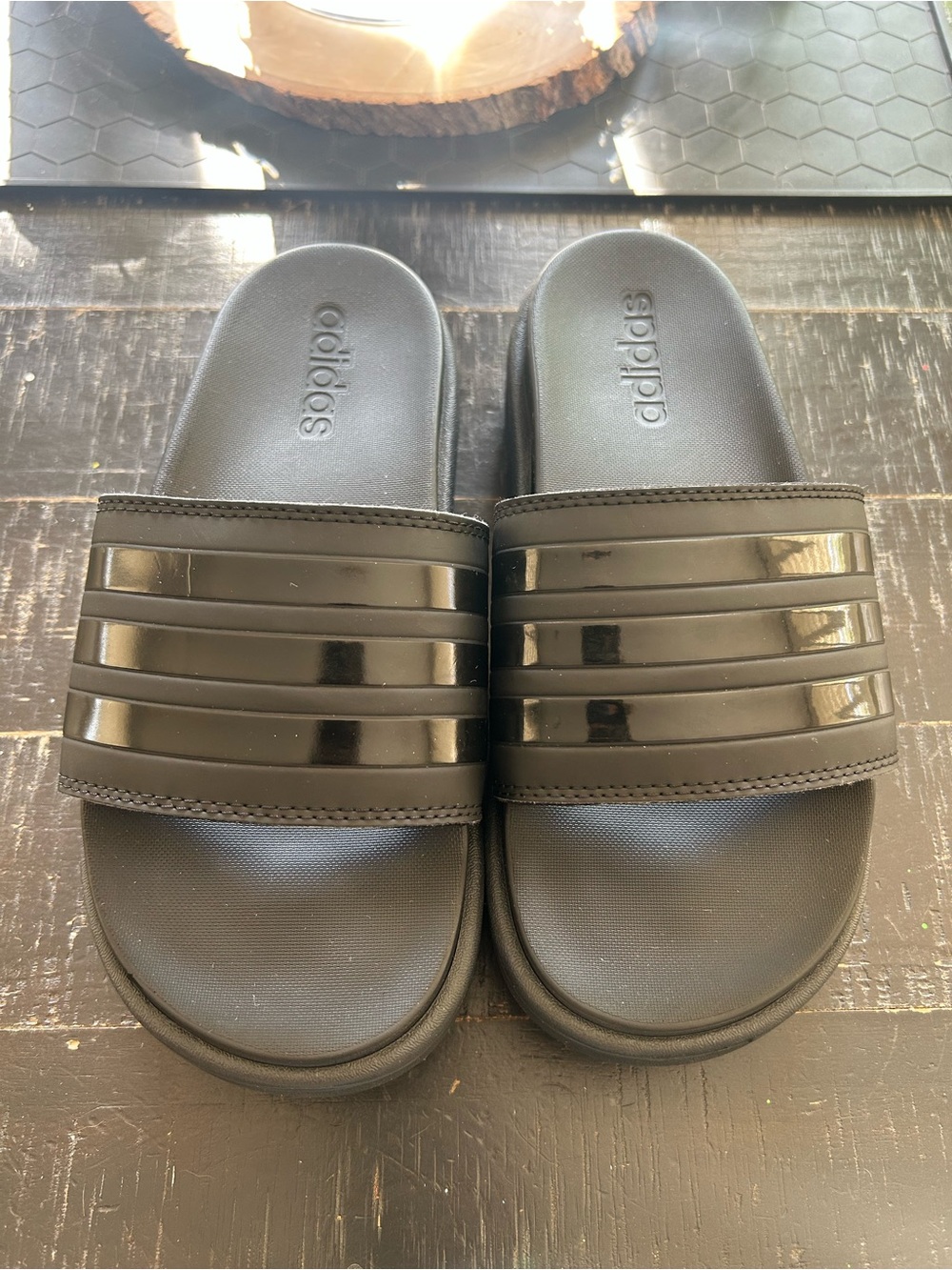 Adidas adilette platform slides (Fit 7-8) - Picture 3 of 9
